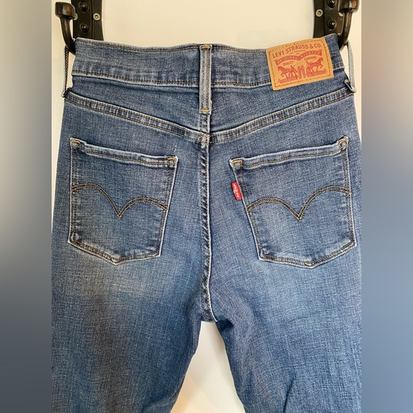 Levi’s Shaping Skinny Jeans - Picture 4 of 5